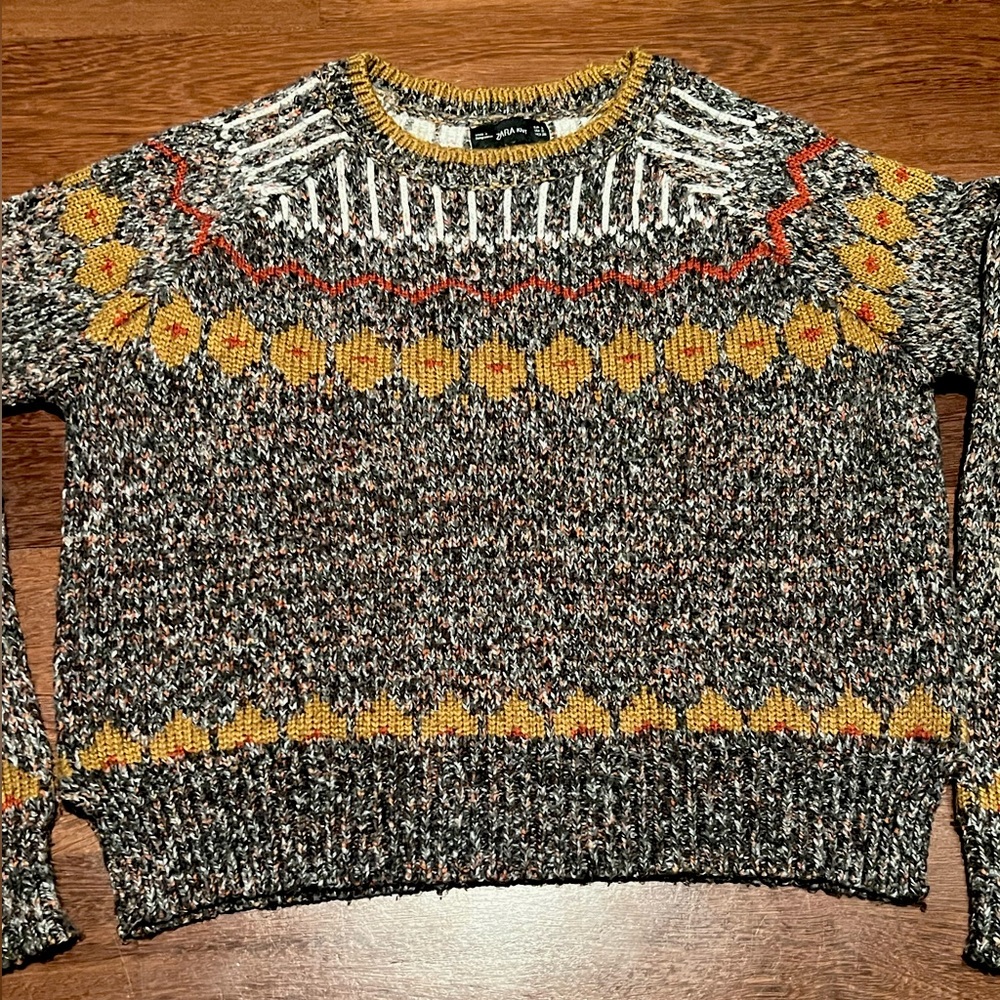Zara - Beautiful Intricate Knit Sweater